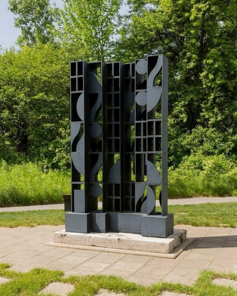 Frederik Meijer Gardens & Sculpture Park-Grand Rapids, Michigan-louise.nevelson