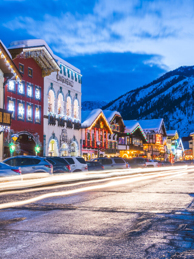 7 Best Christmas Towns in the USA