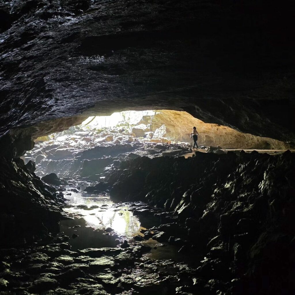 Dancehall Cave - Maquoketa Caves-Iowa