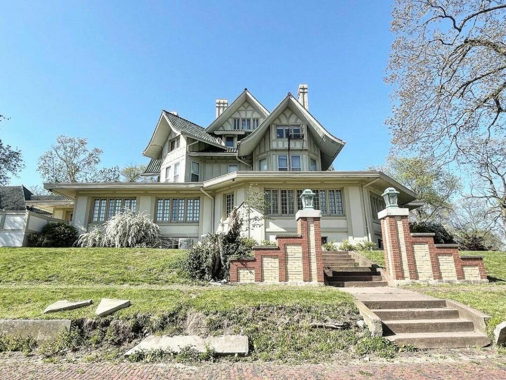 Lincoln Castle (Staley Building)-Illinois