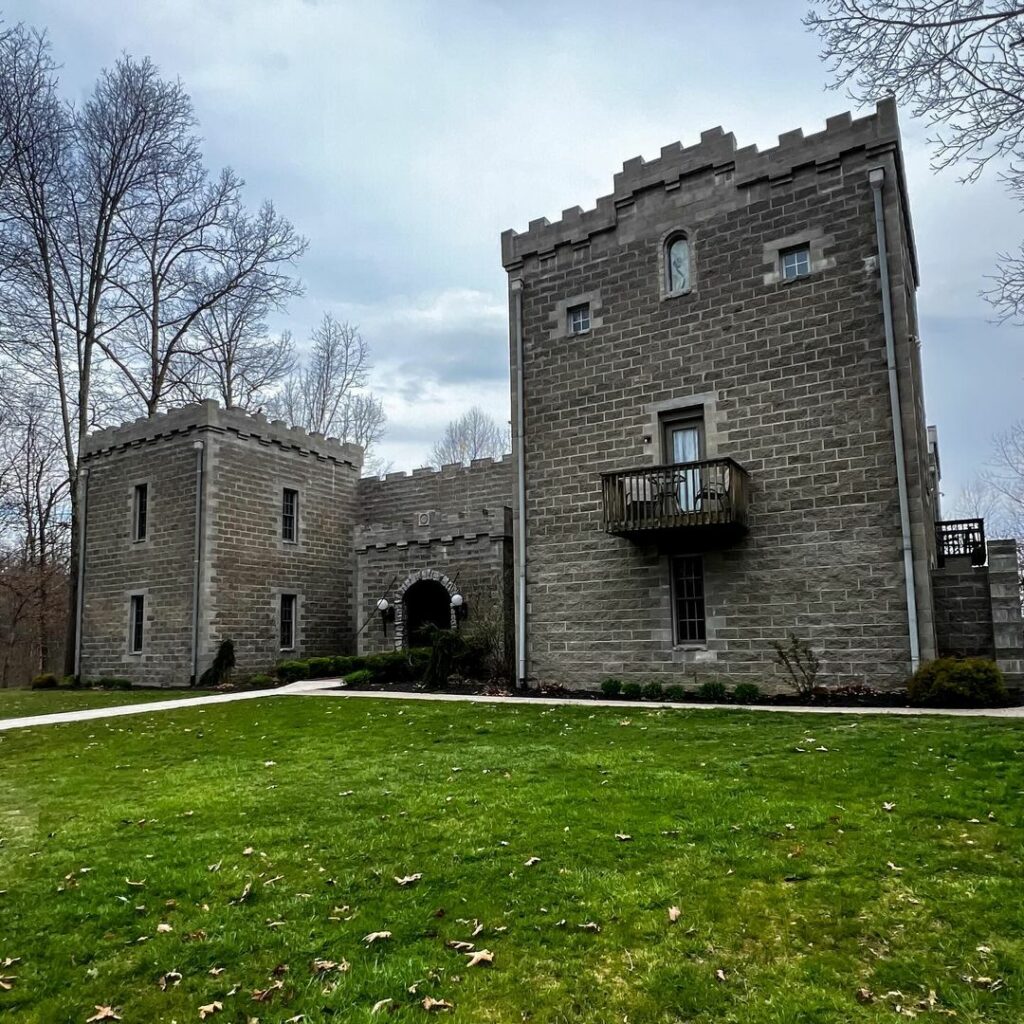 Ravenwood-Castle-Ohio