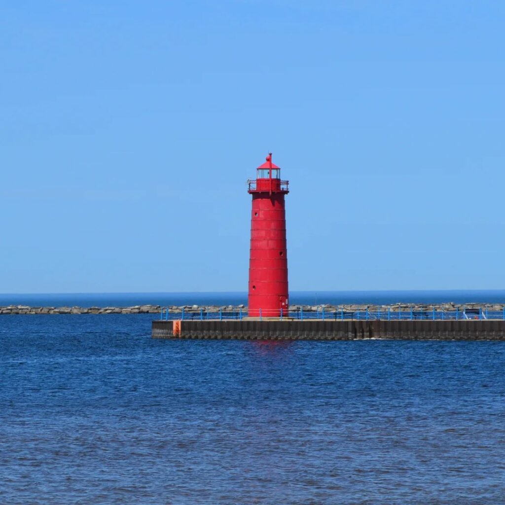 Muskegon South Pierhead Light