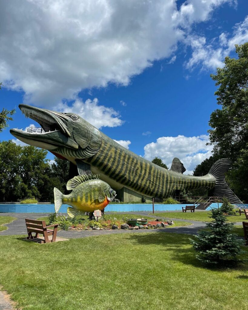 World's Largest Fish-Wisconsin