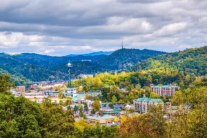 Don’t Fall into the Tourist Trap. Here are the Top Things to AVOID in Gatlinburg Tennessee for an Amazing Smoky Mountains Experience.