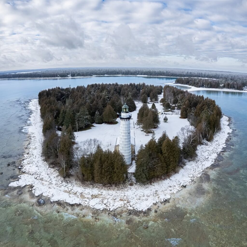 Cana Island Lighthouse	Baileys Harbor