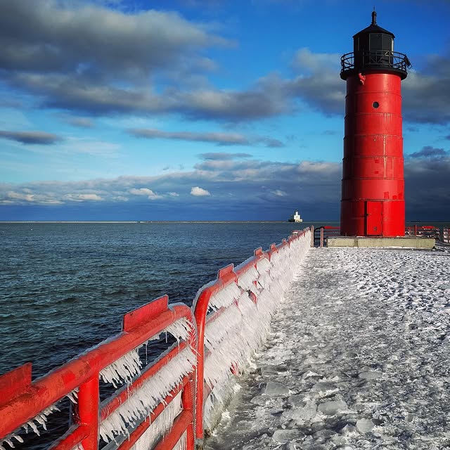 Milwaukee Pierhead Lighthouse-Milwaukee